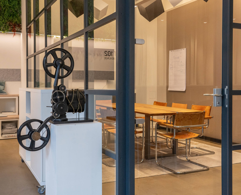 Meetingraum 1 - Galerie - Loft102 - Coworking Berlin